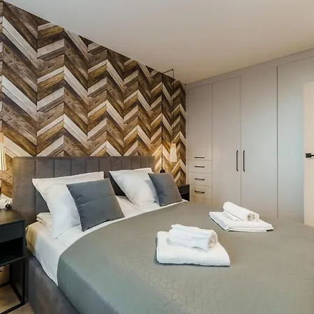 Perlowa Przystan Rent - Classic Gold & Silver